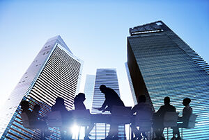 01_Outside-Meeting