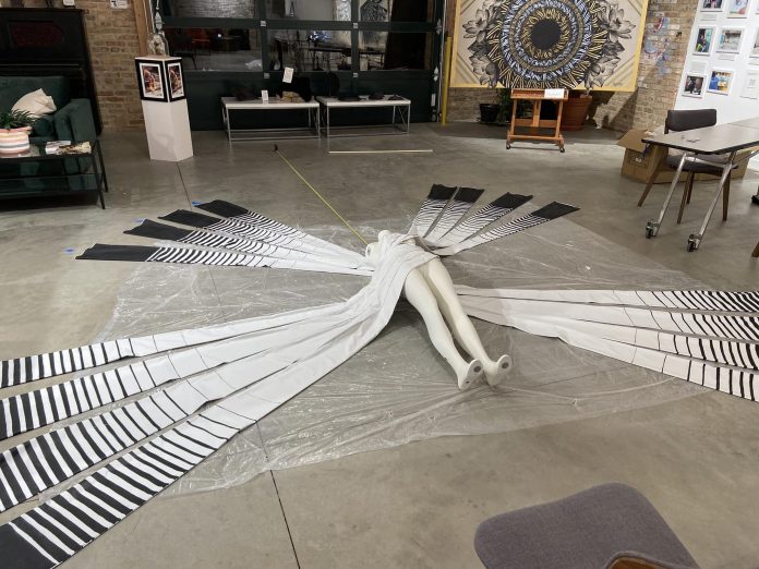 The sculpture, prior to mounting. (Photo by Audifax)